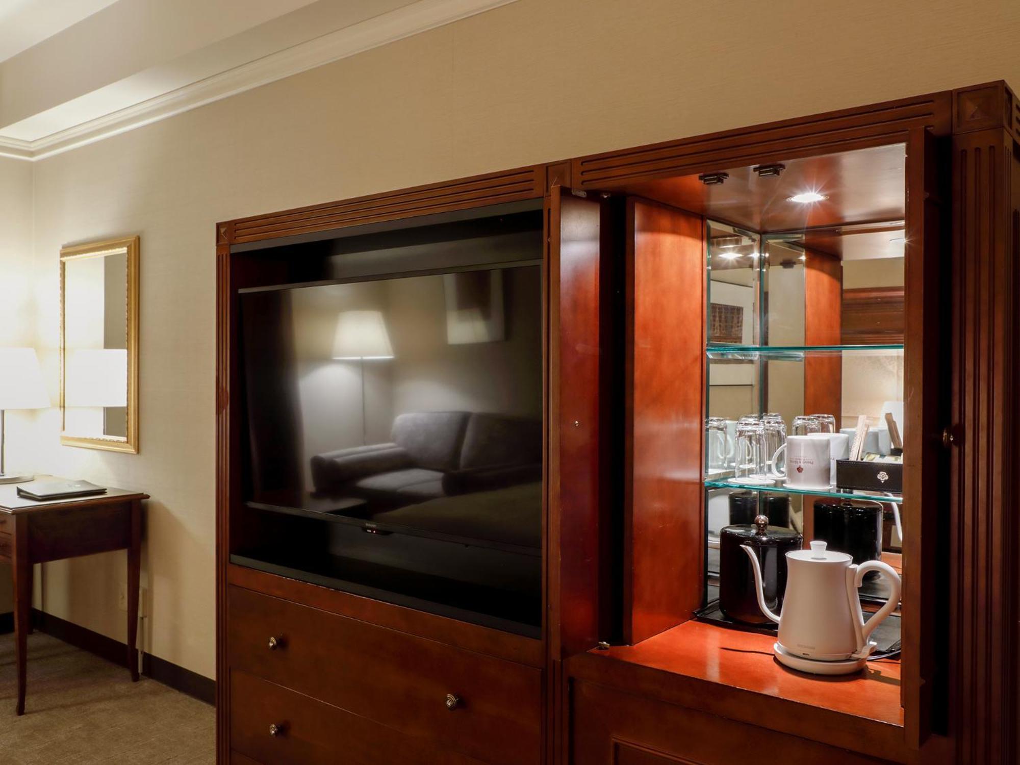 Premier Hotel -Tsubaki- Σαππόρο Εξωτερικό φωτογραφία A television in a hotel room